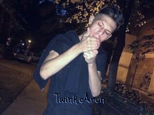 Twink_Aron